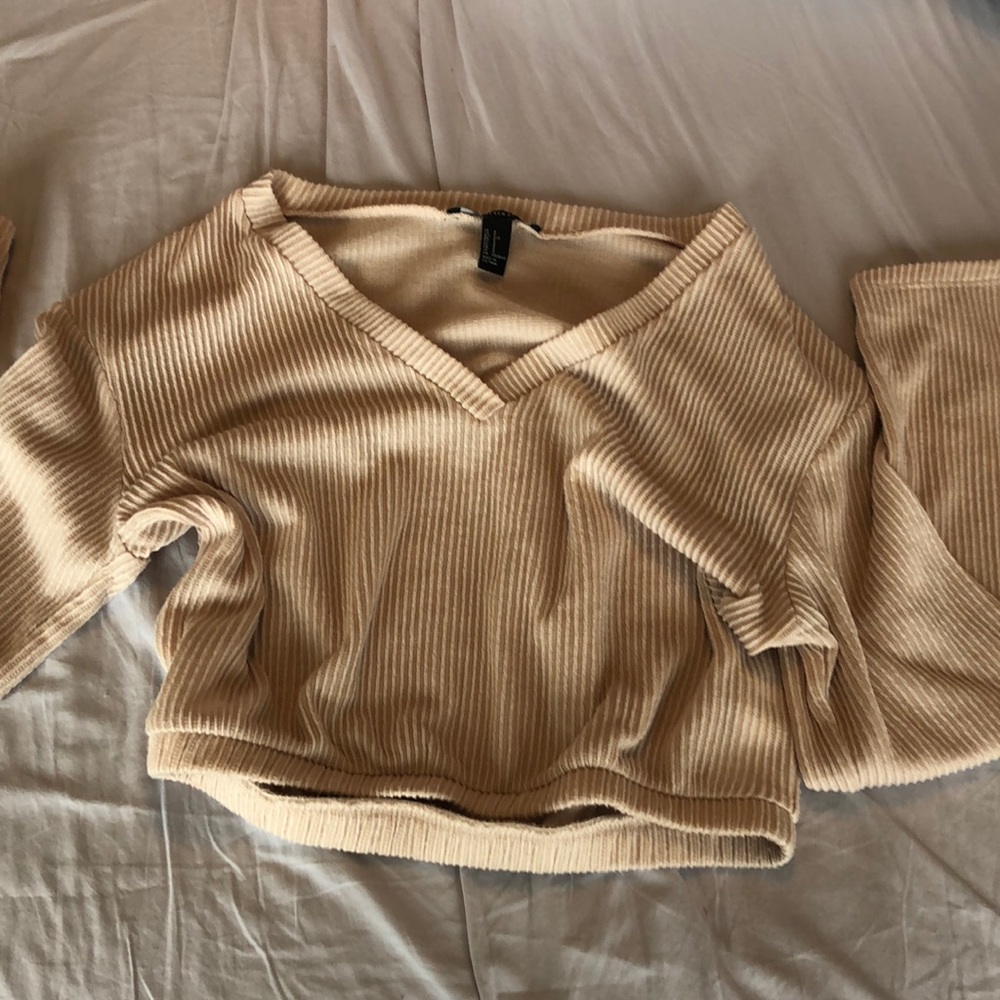 Forever 21 Tan Long Sleeve Crop Top
